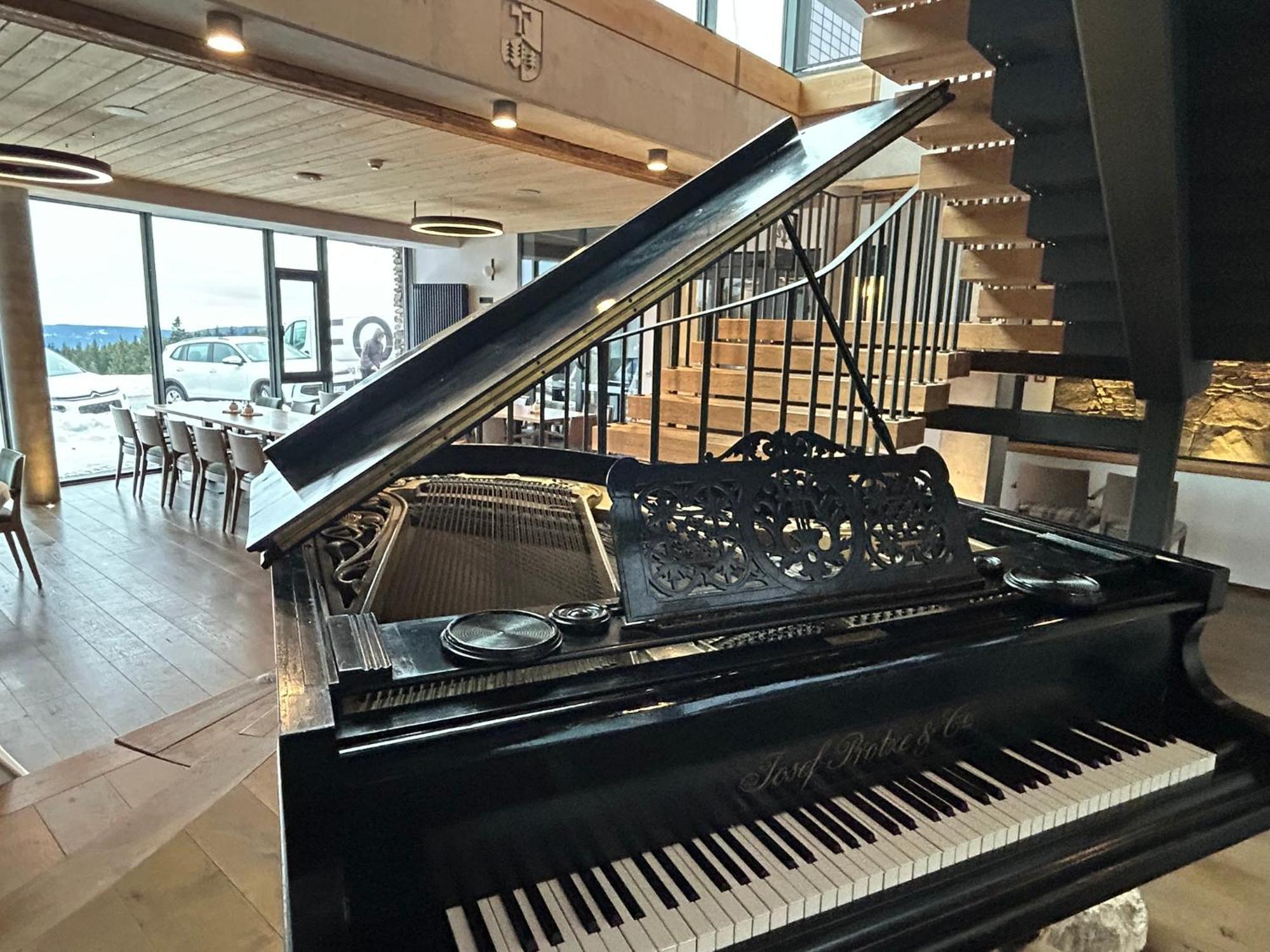 Erlebachova Bouda, Hotel - Resort Svaty Frantisek Špindlerŭv Mlýn المظهر الخارجي الصورة